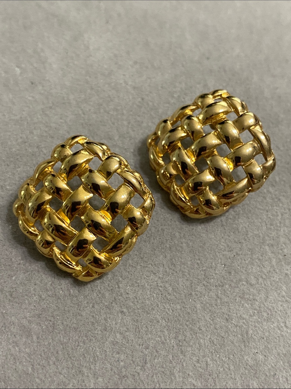 VTG Gold Woven Button Clip-On Earrings